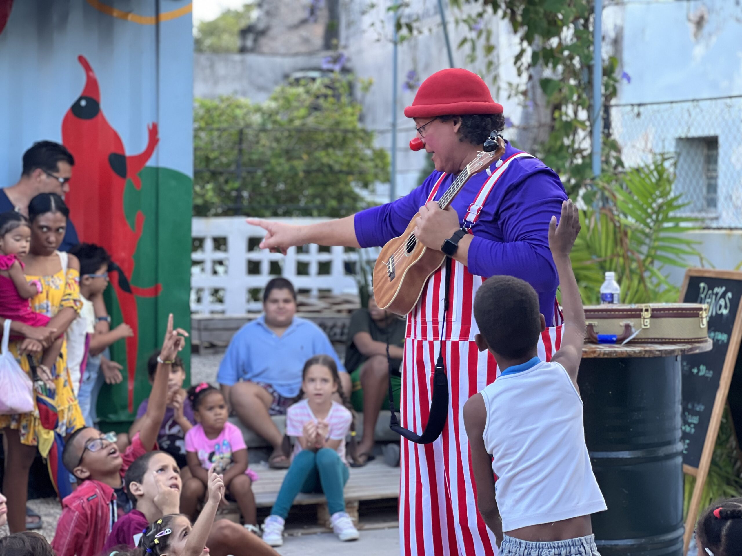 Creativrole project - clown show for children in cuba 1
